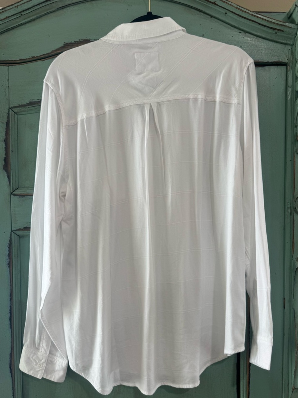 NWT Rails Women's White Button-Down Shirt - Picture 2 of 3
